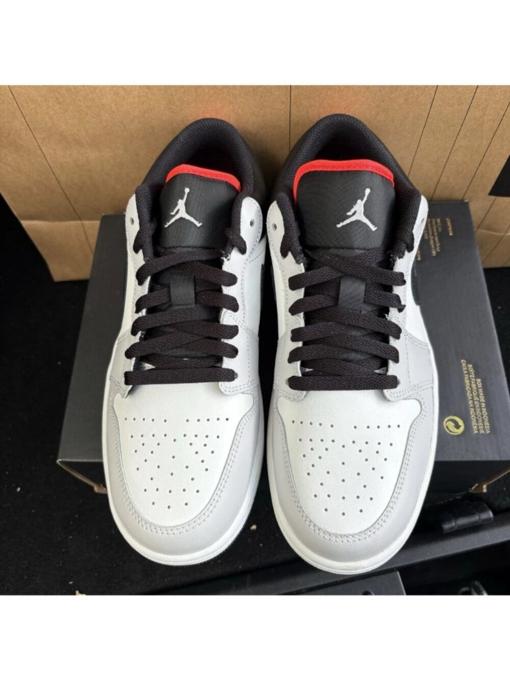 NEW Nike Air Jordan 1 Low "Neutral Grey" 553558-045 Men Size 9 - Picture 4 of 7